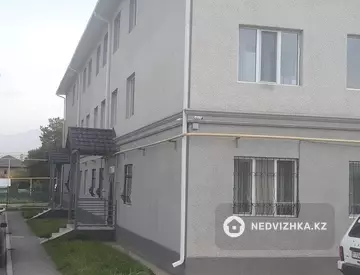 2-комнатная квартира, этаж 3 из 3, 49 м²