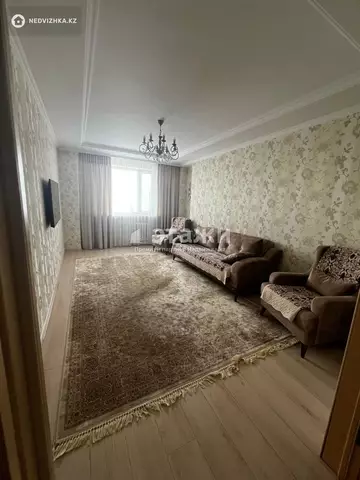 3-комнатная квартира, этаж 8 из 10, 81 м²