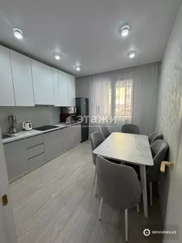 2-комнатная квартира, этаж 1 из 9, 61 м²