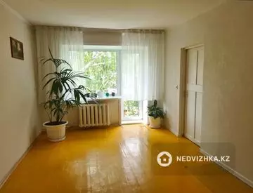 2-комнатная квартира, этаж 3 из 5, 45 м²