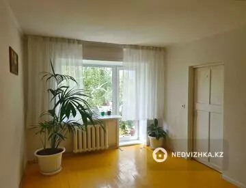 2-комнатная квартира, этаж 3 из 5, 45 м²