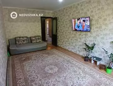 2-комнатная квартира, этаж 3 из 5, 50 м²