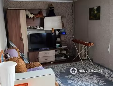 2-комнатная квартира, этаж 3 из 4, 42 м²