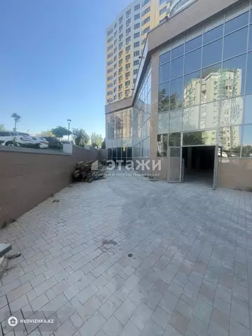 Офисное помещение, этаж 1 из 2, 1 400 м²