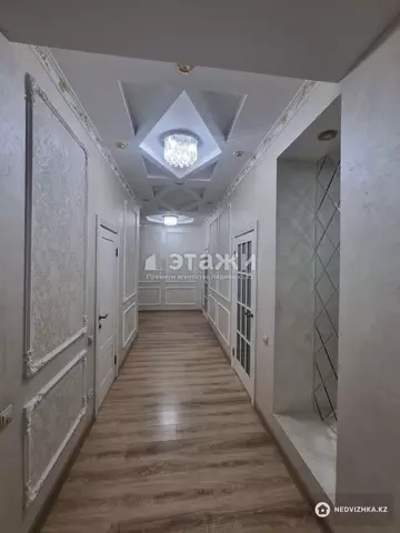 4-комнатная квартира, этаж 10 из 12, 160 м²
