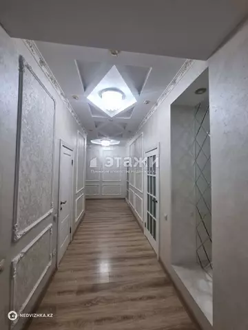 4-комнатная квартира, этаж 10 из 12, 160 м²