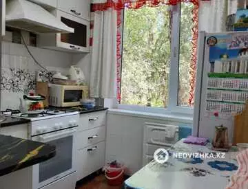 2-комнатная квартира, этаж 3 из 5, 44 м²