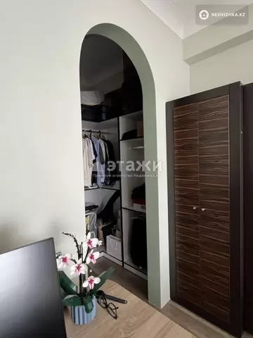 2-комнатная квартира, этаж 10 из 12, 58 м²