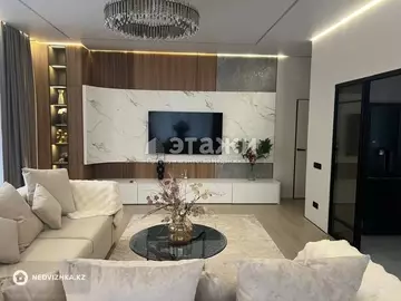 3-комнатная квартира, этаж 4 из 21, 125 м², на длительный срок