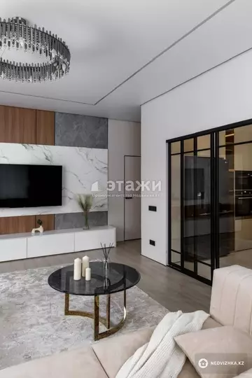 3-комнатная квартира, этаж 4 из 21, 125 м², на длительный срок