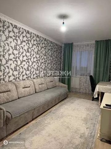 1-комнатная квартира, этаж 10 из 13, 42 м²
