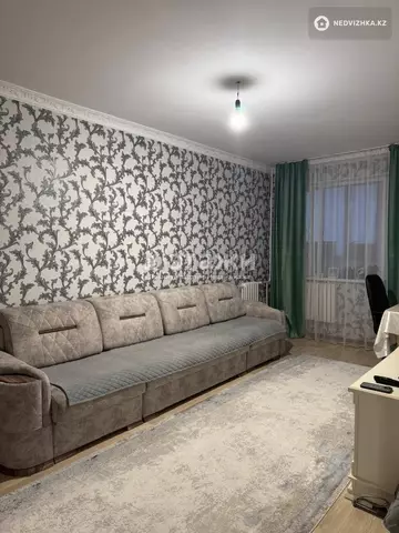 1-комнатная квартира, этаж 10 из 13, 42 м²