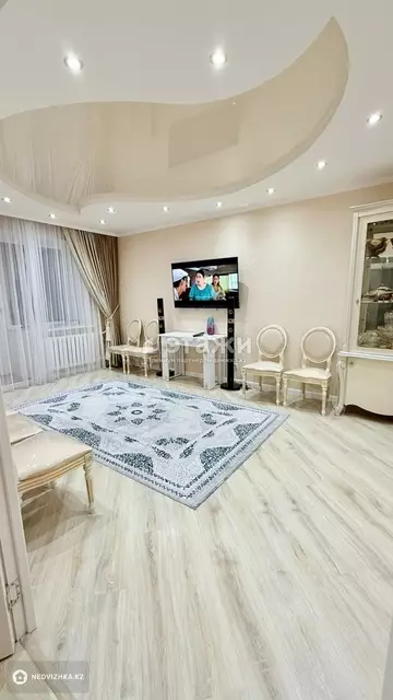 2-комнатная квартира, этаж 4 из 10, 65 м²