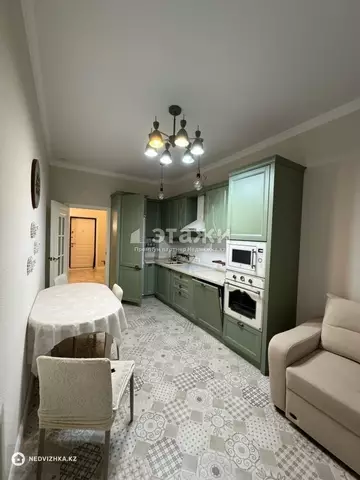 3-комнатная квартира, этаж 8 из 9, 97 м²