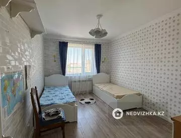 3-комнатная квартира, этаж 7 из 9, 95 м², на длительный срок