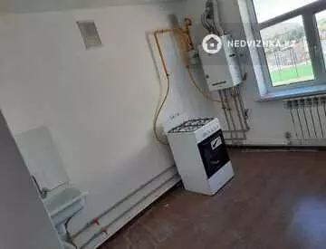 3-комнатная квартира, этаж 3 из 5, 64 м²