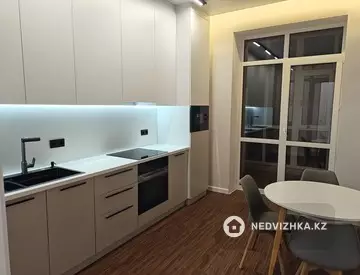 2-комнатная квартира, этаж 12 из 12, 65 м², на длительный срок