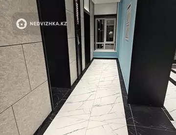2-комнатная квартира, этаж 12 из 12, 65 м², на длительный срок