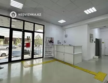 Здание, 3 этажа, 667 м²