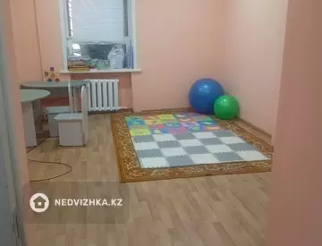 Офисное помещение, этаж 1 из 9, в жилом доме, 25 м²