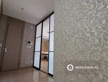 3-комнатная квартира, этаж 6 из 22, 107 м²