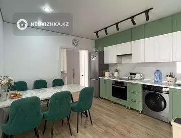 3-комнатная квартира, этаж 1 из 9, 72 м²