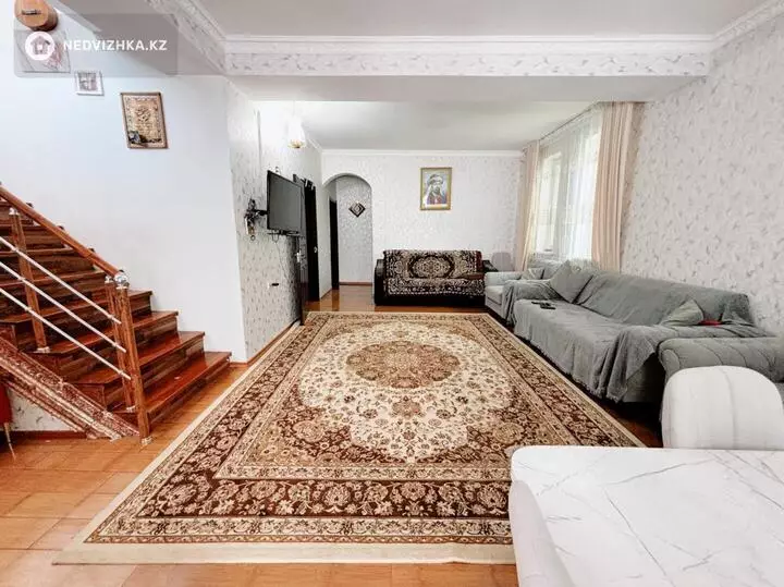 357 м², 10-комнатный дом, 6 соток, 357 м², изображение - 1