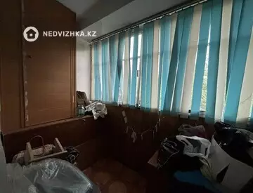 4-комнатная квартира, этаж 4 из 5, 96 м²