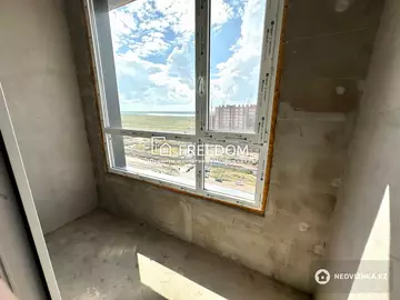 1-комнатная квартира, этаж 12 из 12, 38 м²