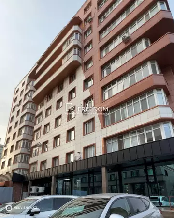 3-комнатная квартира, этаж 4 из 9, 94 м²