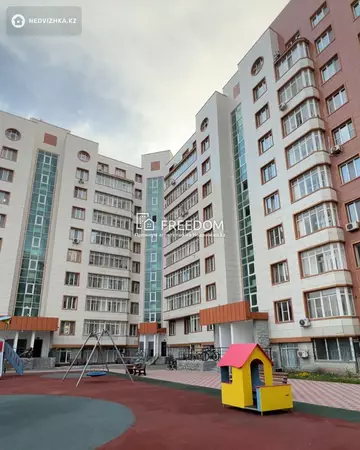 3-комнатная квартира, этаж 4 из 9, 94 м²