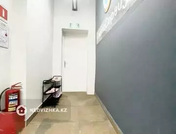 Офисное помещение, этаж 1 из 10, в жилом доме, 387 м²