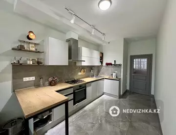 4-комнатная квартира, этаж 4 из 8, 119 м²