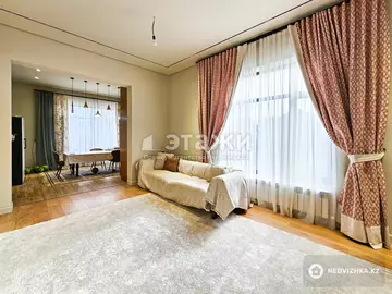 7-комнатный дом, 8 соток, 482 м²