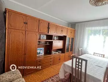 5-комнатная квартира, этаж 2 из 10, 102 м²