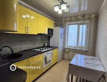 3-комнатная квартира, этаж 6 из 6, 60 м², посуточно