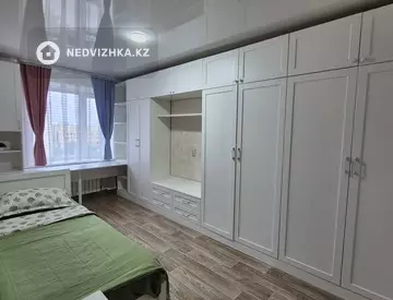3-комнатная квартира, этаж 6 из 6, 60 м², посуточно