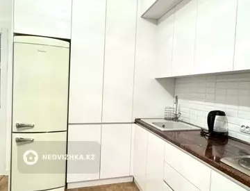 2-комнатная квартира, этаж 4 из 9, 74 м²