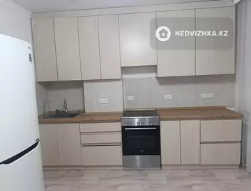 3-комнатная квартира, этаж 5 из 7, 100 м², на длительный срок