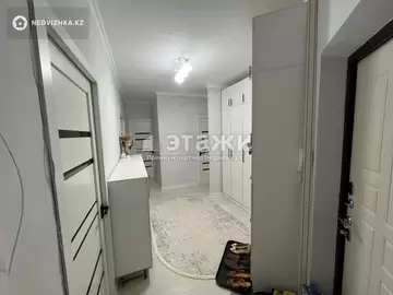 3-комнатная квартира, этаж 8 из 8, 74 м²