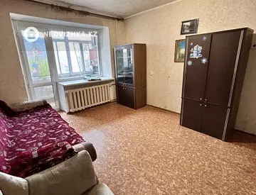 2-комнатная квартира, этаж 3 из 5, 50 м²
