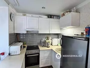 2-комнатная квартира, этаж 3 из 5, 48 м²