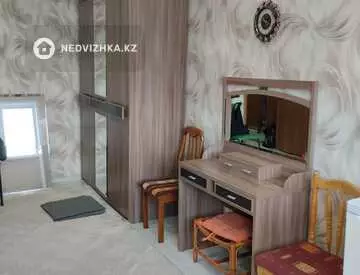 2-комнатная квартира, этаж 2 из 5, 49 м²