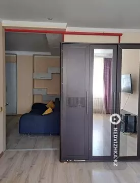 1-комнатная квартира, этаж 4 из 25, 68 м²
