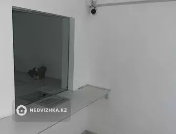 Офисное помещение, этаж 1 из 5, в жилом доме, 63 м²