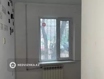 Офисное помещение, этаж 1 из 5, в жилом доме, 63 м²