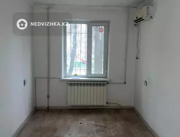 Офисное помещение, этаж 1 из 5, в жилом доме, 63 м²