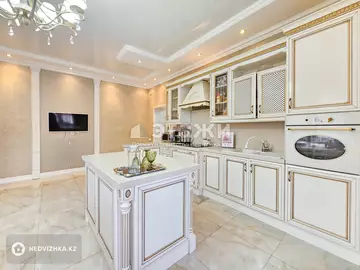 6-комнатный дом, 10 соток, 311 м²