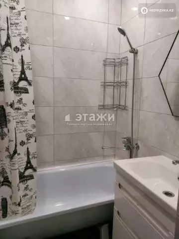 3-комнатная квартира, этаж 3 из 6, 80 м²