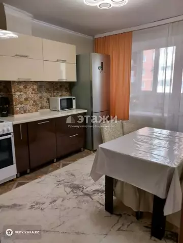 3-комнатная квартира, этаж 3 из 6, 80 м²